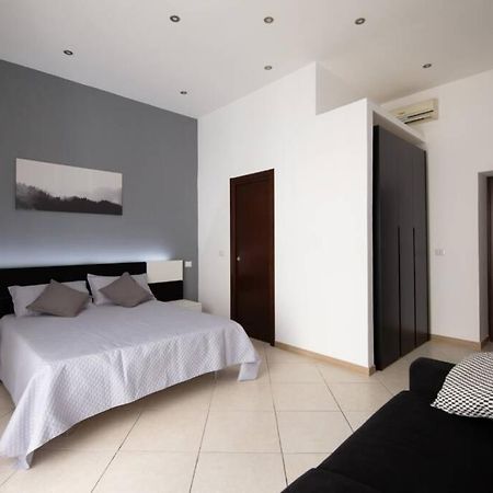 Toledo Jacuzzi Appartment 那不勒斯 外观 照片